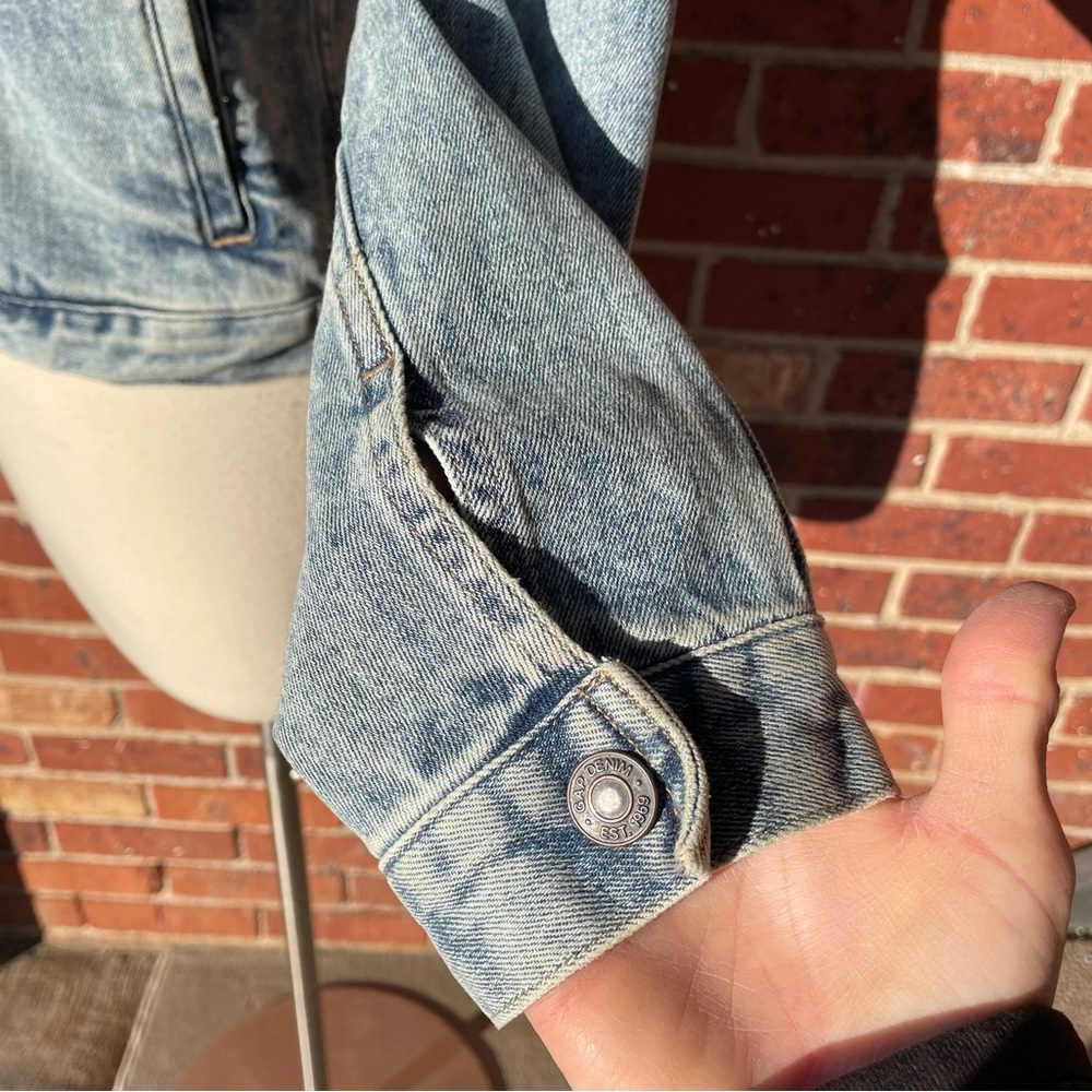 Vintage Gap Sherpa Lined Denim Trucker Jacket Small Blue Jean Rocker Cowboy Coat - Picture 3 of 12